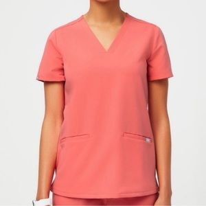 NWOT Figs XXL 3 Pocket Top FW1100 Peach